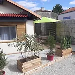 Le Clos Des Passiflores - Et Table D'hotes Bed & Breakfast Pons