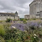 Le Clos Des Passiflores - Et Table D'hotes Pons