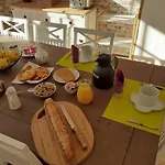 Le Clos Des Passiflores - Et Table D'hotes Pons