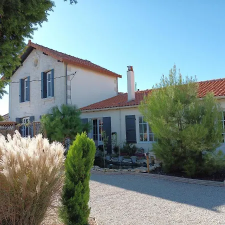 Bed & Breakfast Le Clos Des Passiflores - Et Table D'hotes