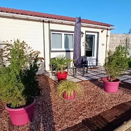 Le Clos Des Passiflores - Et Table D'hotes לינה וארוחת בוקר