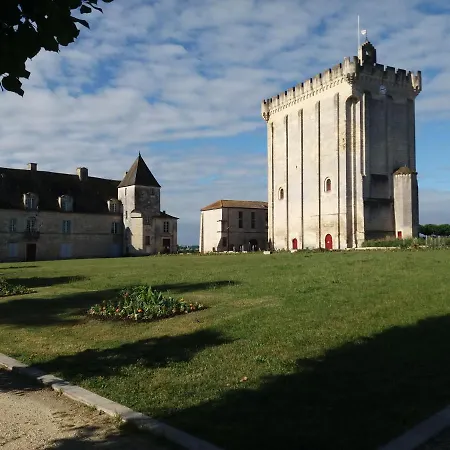 فندق مبيت وإفطار Le Clos Des Passiflores - Et Table D'hotes