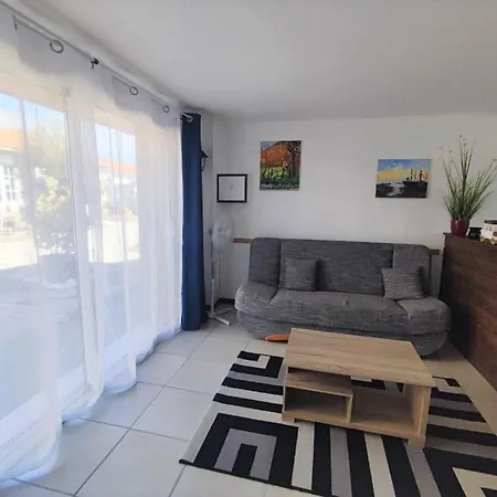 Le Clos Des Passiflores Bed & Breakfast