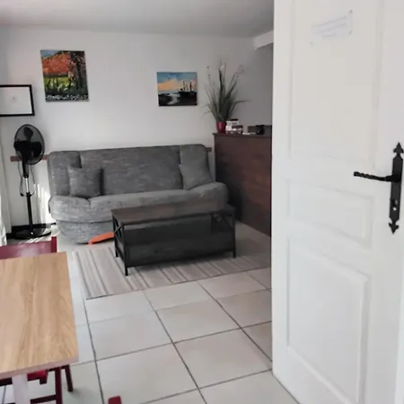 Le Clos Des Passiflores - Et Table D'hotes فندق مبيت وإفطار بونس