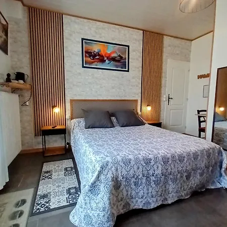 Le Clos Des Passiflores Bed & Breakfast