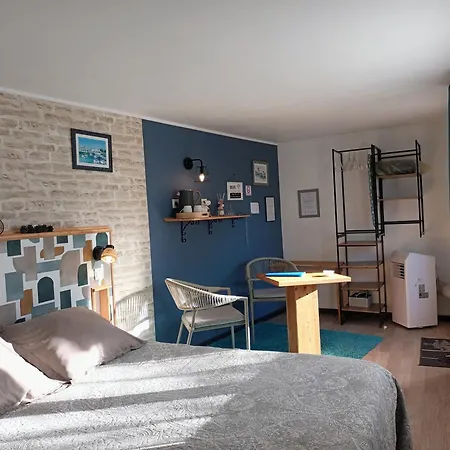 Le Clos Des Passiflores - Et Table D'hotes Panzió