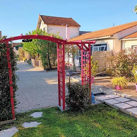 לינה וארוחת בוקר Le Clos Des Passiflores - Et Table D'hotes פונס