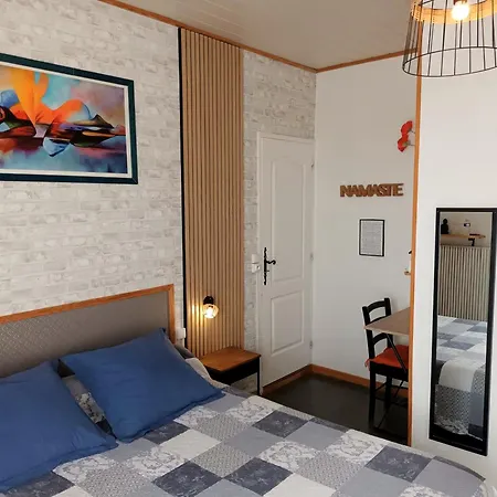 Le Clos Des Passiflores - Et Table D'hotes