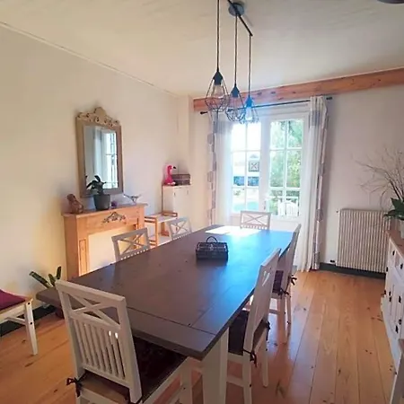 Le Clos Des Passiflores 住宿加早餐酒店 蓬